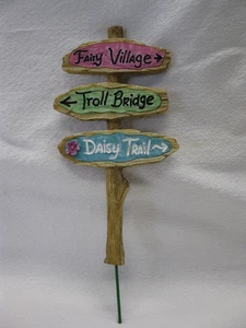 Miniature Garden Fairy Sign Post 4.5" x 2" - Picture 1 of 5