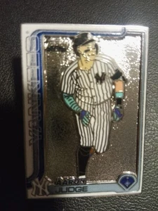 Aaron Judge Exclusive 2025 Topps Series 1 Super Box Enamel Pin! - Picture 1 of 4