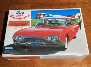 Vintage Gunze Sangyo 1:32 1963 Ford Thunderbird Model Kit Unbuilt Parts Sealed - Picture 1 of 8