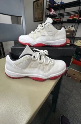 Air Jordan 11 ретро низкий вишневый низ размер 10,5 - Изображение 1 из 4