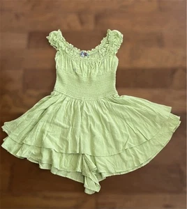 NEW UO URBAN OUTFITTERS L Rosie Swiss Dot Smocked Tiered Ruffle Romper Pistachio - Picture 1 of 7
