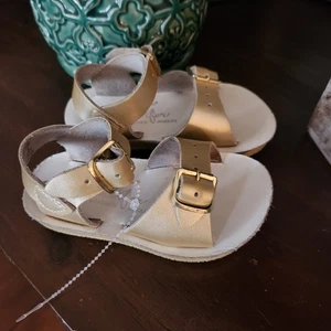 Sandalias de verano de agua salada Sun San Surfer doradas talla 5 Hoyt - Imagen 1 de 4