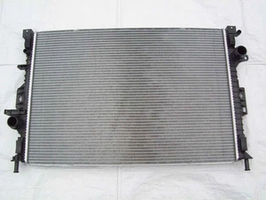 Range Rover Discovery Evoque Valeo Coolant Radiator 2.0L 3.2L LR039530 2008-2017 - Picture 1 of 4