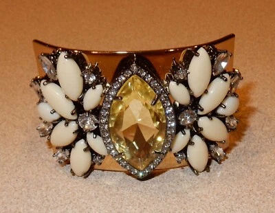 Pulsera Juicy Couture de diamantes de imitación tono dorado Foto 1 de 4