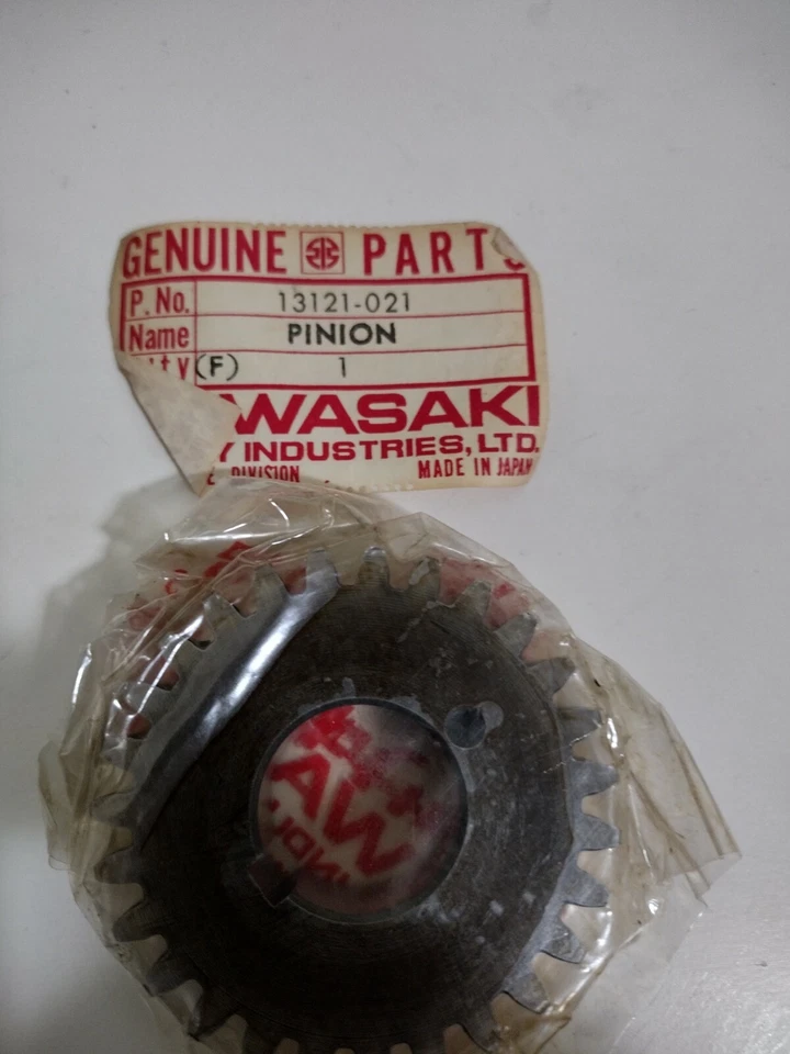 Piñón primario Kawasaki 13121-021 KH250 S2 Mach S1 Mach de colección nuevo de fábrica OEM Foto 1 de 1