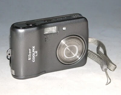 Nikon COOLPIX L2 6.0MP Digital Camera - Gray #0644 - Image 1 of 4