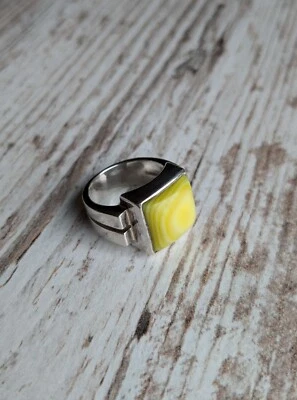 Silpada Green "Mother Of Pearl" Size 6 Ring (R1270) - Retired - Image 1 of 4