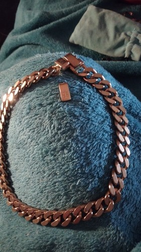 Catena Givenchy vintage pesante necessita di una leggera riparazione sulla chiusura