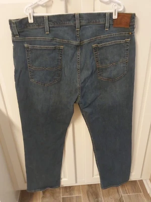 Lucky Brand 181 Men's Soft 44 x 32 Relaxed Straight Medium Wash Blue Jeans soft - Image 1 of 4