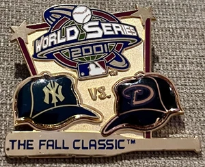 2001 World Series Yankees vs Arizona Diamondbacks Lapel Pin The Fall Classic - Picture 1 of 3