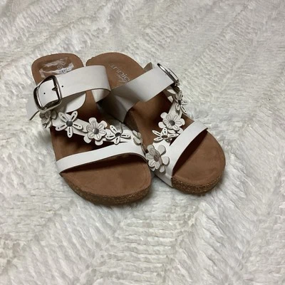 女式 5 码 1/2 Annie 舒适白色花卉凉鞋楔形鞋 — 第 1/4 张图片