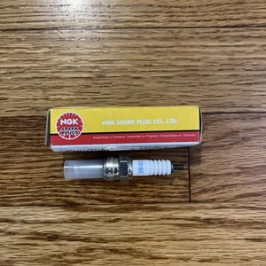 CR8E Nickel Spark Plug NGK 1275 - Foto 1 di 3
