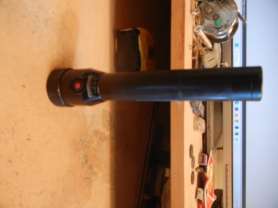 Luz de flash Streamlight Stinger serial #1425345 - Imagem 1 de 1