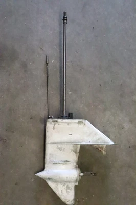 35 hp  Chrysler  Lower Unit 1970s 20” drive shaft 357hb Foto 1 de 4