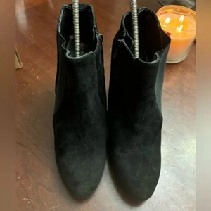 Tahari black upper leather suede ankle Chelsea booties 4" heel 10 Y2K zips sexy - Picture 1 of 10