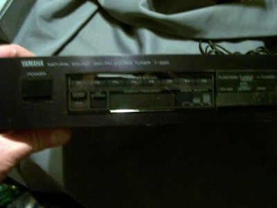 SOLO UNIDAD YAMAHA SONIDO NATURAL AM/FM ESTÉREO TURNER T-520 Foto 1 de 4