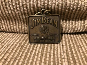 Schlüsselanhänger Jim Beam Kentucky Straight Bourbon Whiskey doppelseitig quadratisch aus Messing  - Bild 1 von 2