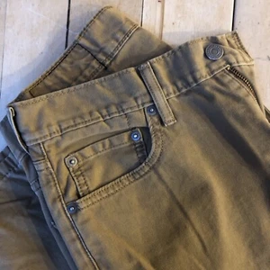 Levi 514 Brown Khaki, lightweight, 100% cotton men’s 30/32 - Picture 1 of 11