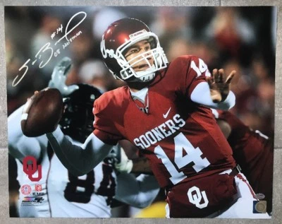 Foto autografiada por Sam Bradford Oklahoma 16x20 firmada "08 Heisman" (SGC COA) Foto 1 de 3