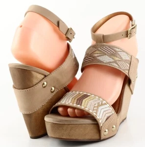 $325 CYNTHIA VINCENT JONAH Nude Leather Designer Wedge Sandals 9  - Picture 1 of 4