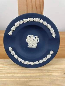 Vintage Small Wedgewood Blue Jasperware Small Round Ashtray Trinket Dish - Picture 1 of 4
