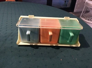 RETRO CONDIMENT SET WITH CASE.GAYWARE.HOUSEWARE BRAND.CIRCA 1960S - Picture 1 of 7