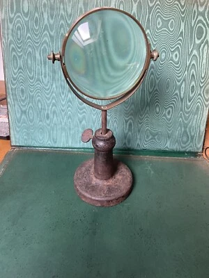 loupe Sur Pieds en fonte ancienne XIXe - Photo 1/4