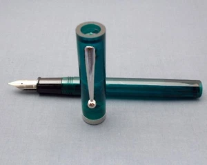Vintage Sheaffer NO NONSENSE Fountain Pen - Fine Nib - Made in USA - Green Demo - Picture 1 of 9