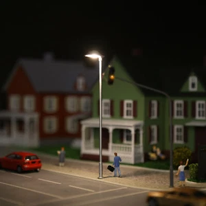 Lámpara de metal plateado modelo de ferrocarril HO 5 piezas luces de calle LED blancas cálidas a escala 1:87 - Imagen 1 de 6
