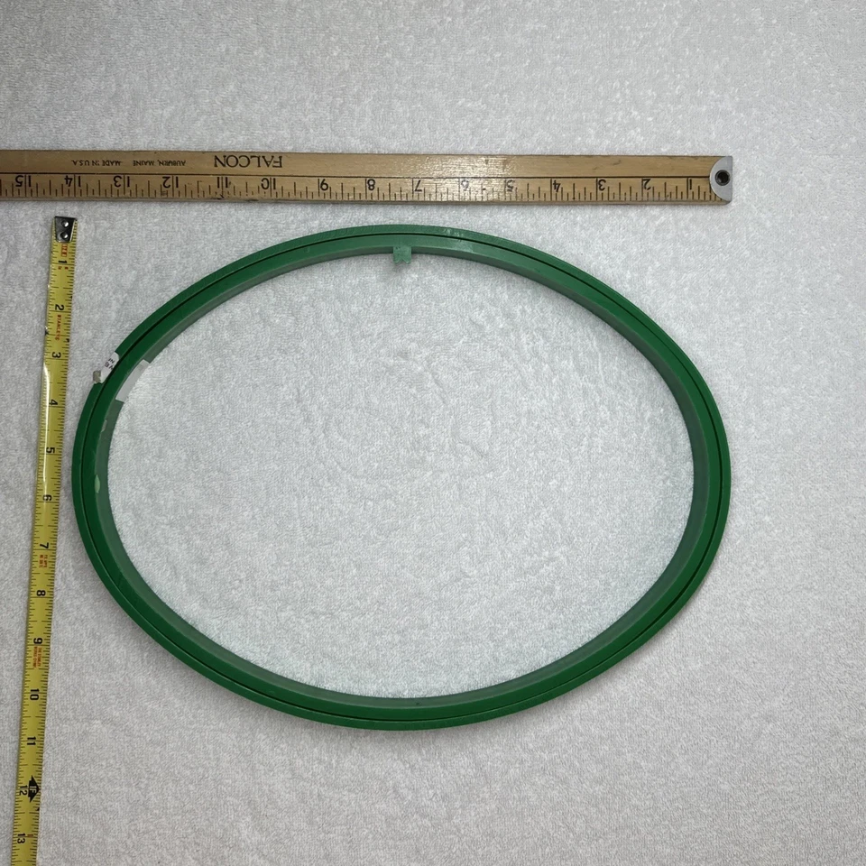Marco bordado aro marco de costura ovalado VERDE hecho en EE. UU. 13 X 10 pulgadas Foto 1 de 4