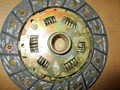 Datsun B210 Clutch Disc 1976-1978 30100-K0500 - Image 1 of 3