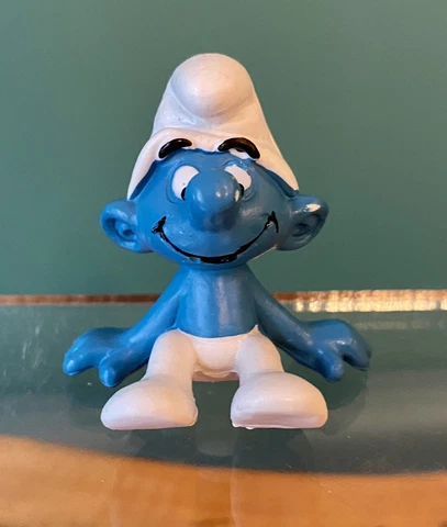 Smurfs - 20026 - Sitting Smurf - Large Face Mold PVC Figure 1977 vintage Peyo Cover