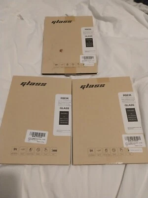 Kindle 6 Paperwhite Glass and IPhone 6.1 2020/Galaxy 6.2 2021  Cases Bundle - Image 1 of 4