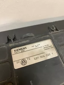 Centralina Motore SIEMENS per VW Golf III / IV(1E6/1E7) 1.6 037906025T - Foto 1 di 4
