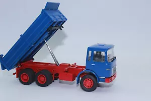 Conrad 1061 MAN F7 F8 3achs mit Dreiseitenkipper Kipper 1:50 NEU OVP - Bild 1 von 6