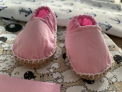 Patucos Bebe Rosas Alpargatas 0/3 Meses Crochet Zapato Tejido Hecho A Mano Nuevo - Imagen 1 de 4