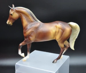 Breyer Horses Classic Size Freedom Series Silver Bay Morab Horse Model #958 - Picture 1 of 6