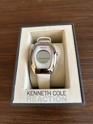 Женские небольшие цифровые часы Kenneth Cole Reaction KC2456 с кожаным ремешком - Изображение 1 из 4
