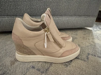Geox Maurica Desnudo Brillo Interior Cuña Cremallera Lateral Tenis Mujer Talla 40 EU 10 EE. UU. Foto 1 de 4