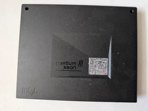 Intel Pentium III Xeon SL4XX 700MHz 100MHz 2MB L2 Cache Processor - Picture 1 of 1