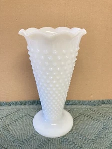 Vintage Hobnail Dots Dash Ruffled edge White Milk Glass Vase 9.5” Anchor Hocking - Picture 1 of 11