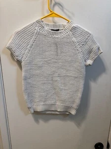 Women”Theory” white knit short sleeve pullover sweater top. Size Small - Picture 1 of 2