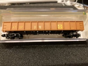 Model Power N SCALE 50' GONDOLA SANTA FE - Picture 1 of 2