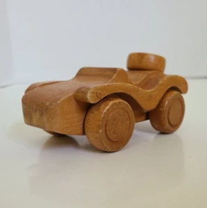 Juguete de coche de madera vintage - Imagen 1 de 7