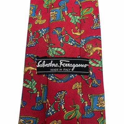 Corbata para hombre Salvatore Ferragamo leones medievales rojo satinado seda 3,75" (ancho) x 56" (l) Foto 1 de 4
