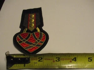STUNNING HEART CREST UNKNOWN COLLECTIBLE SOUVENIR RARE PATCH - Picture 1 of 4