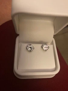3.16cttw (8mm) lab Moissanite, high quality. double claws settings,Silver studs. - Picture 1 of 8