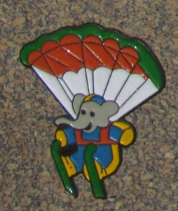 D22 PINBACK PIN COMIC BD CARTOON MOVIE BABAR ELEPHANT BIJOUX EN FRANCE - Bild 1 von 1