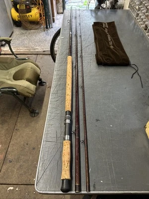 SHAKESPEARE GOLDEN FLY SALMON 1732 450 15FT #9/11 3 PCE SALMON FLY FISHING ROD - Image 1 of 4
