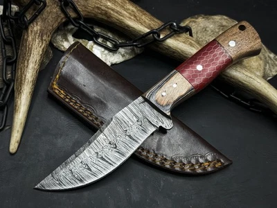 10227 Handmade Damascus steel Camping Tactical Hunting Knife With Leather Sheath - Image 1 of 4